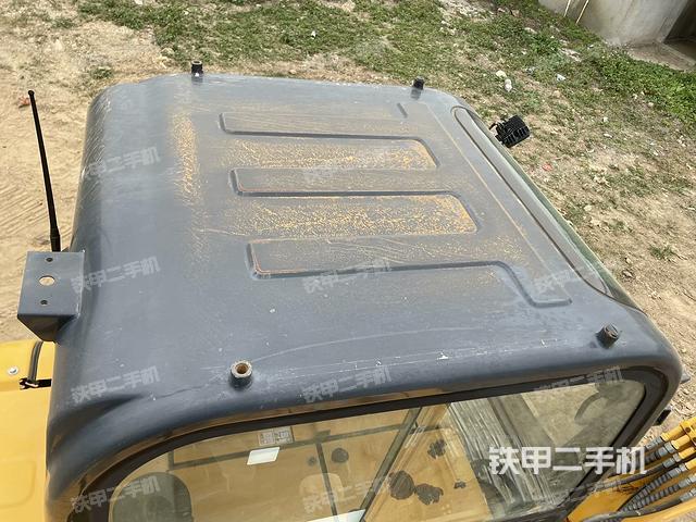 驾驶室顶部（整机外观）