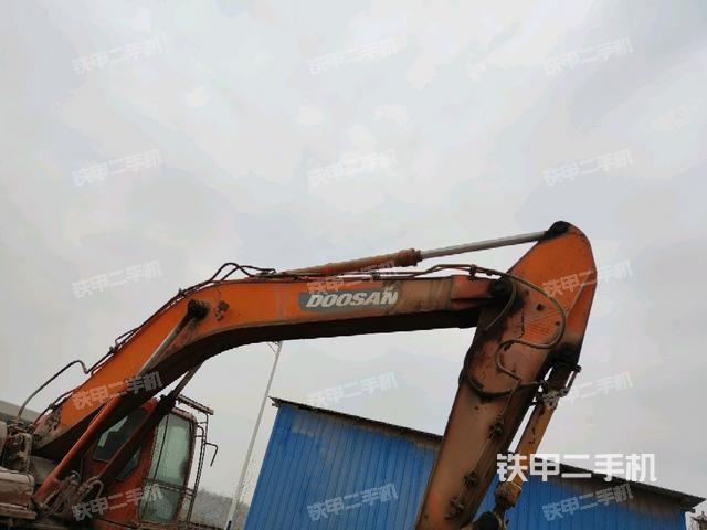 大臂整体 右侧(工作和回转装置) 大臂整体 右侧(工作和回转装置)