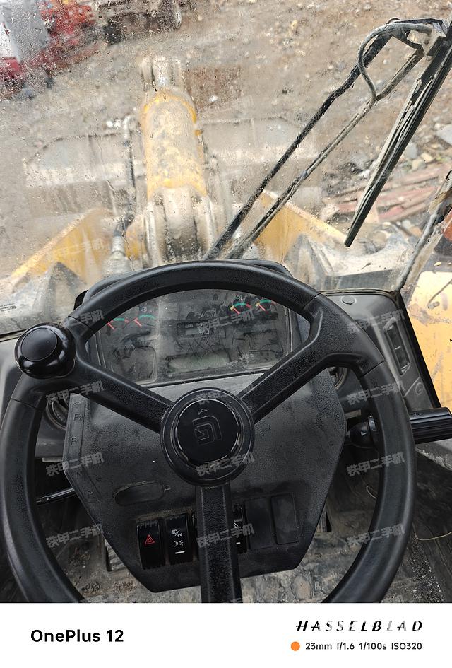 駕駛室操作臺（整機(jī)外觀及大件）