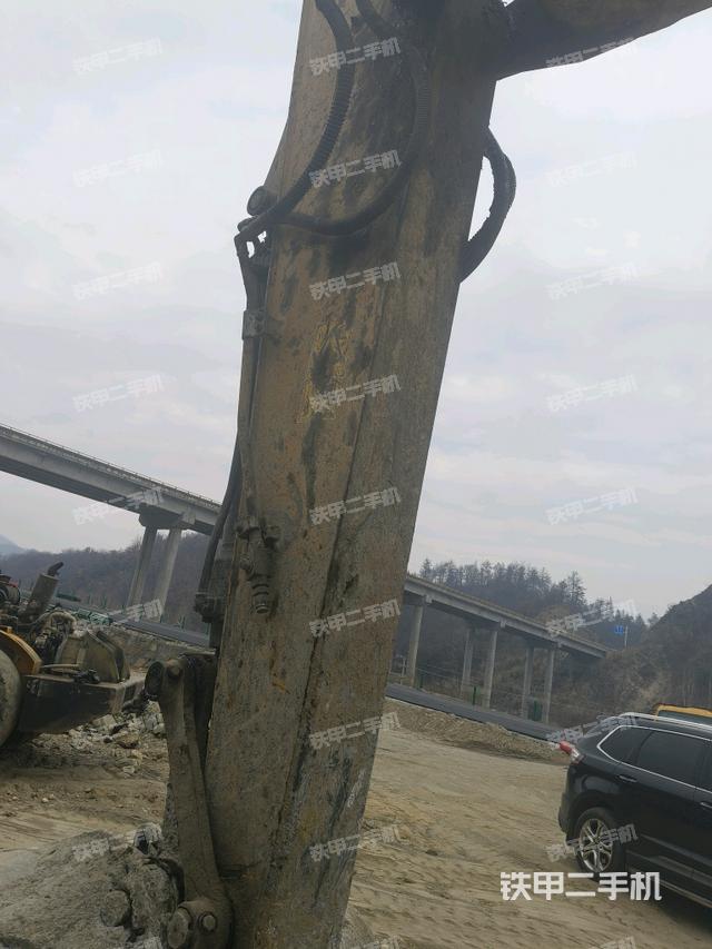 大臂油缸整體?豎拍（工作和回轉(zhuǎn)裝置）