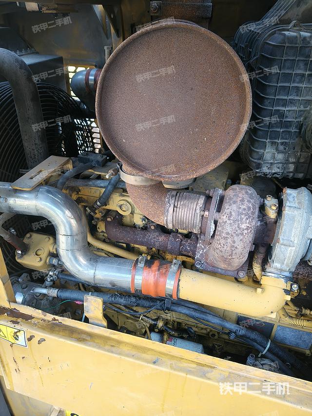 發(fā)動(dòng)機(jī)左側(cè)（整機(jī)外觀及大件）