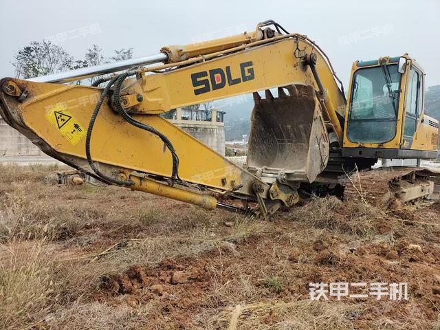 山东临工E6225H挖掘机