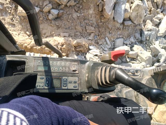 座椅左側(cè)控制臺(tái)/音響/含左手柄(駕駛室部分) 座椅左側(cè)控制臺(tái)/音響/含左手柄(駕駛室部分)