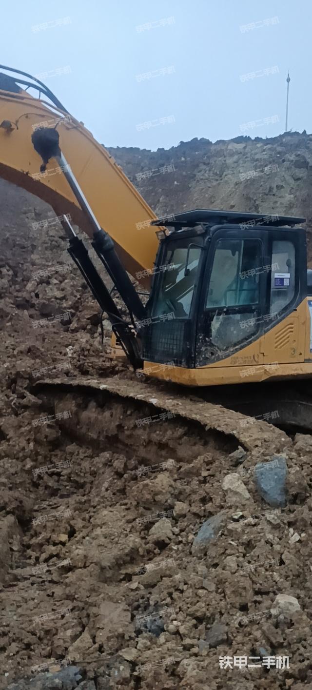 驾驶室顶部（整机外观）