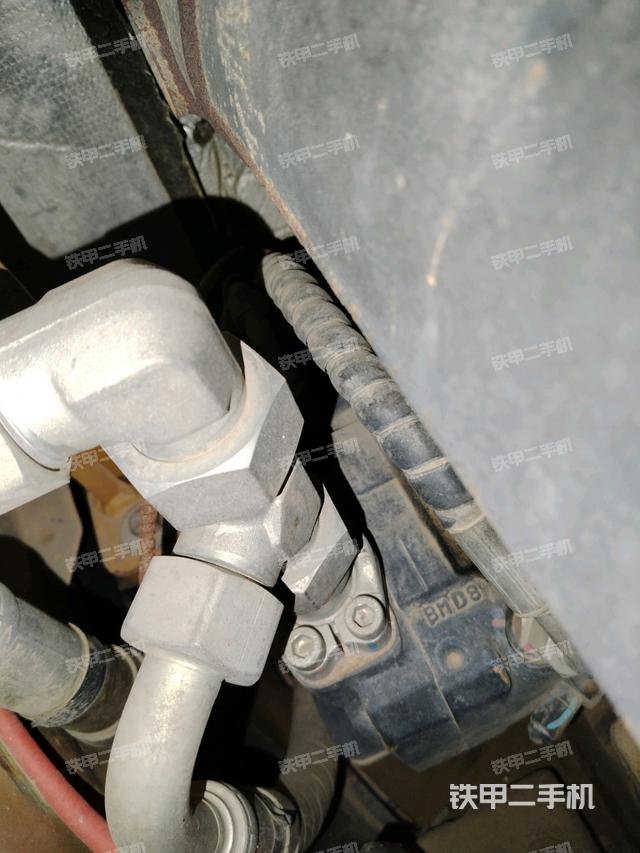 液壓泵艙室正面整體（整機(jī)外觀）