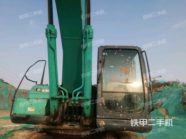 大臂油缸整體?豎拍（工作和回轉(zhuǎn)裝置）