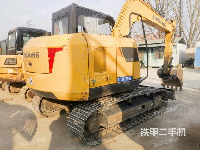 整機(jī)右后45°(整機(jī)外觀) 整機(jī)右后45°(整機(jī)外觀)
