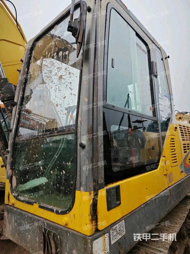 駕駛室左前45度（駕駛室部分）