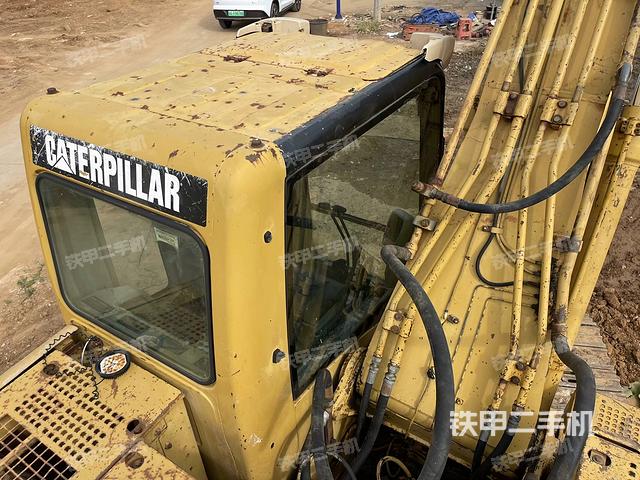 驾驶室顶部（整机外观）