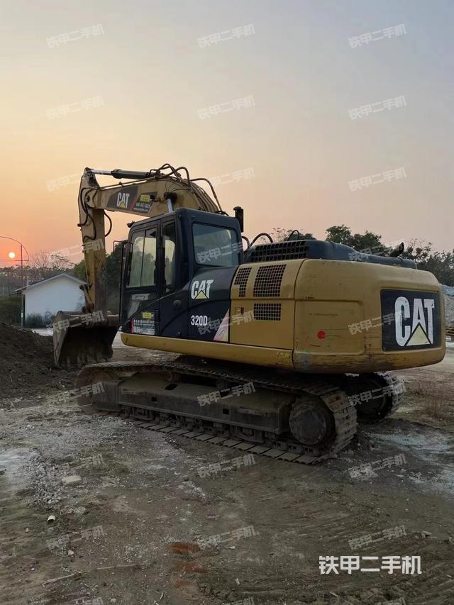 單側(cè)履帶整體（整機(jī)外觀）