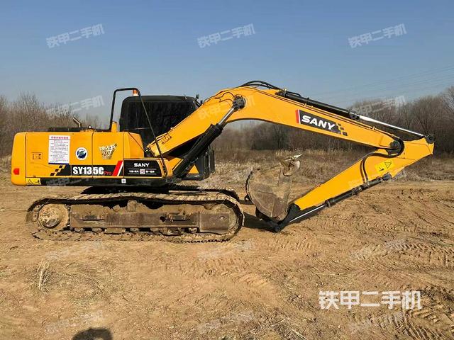駕駛室頂部(整機外觀) 駕駛室頂部(整機外觀)