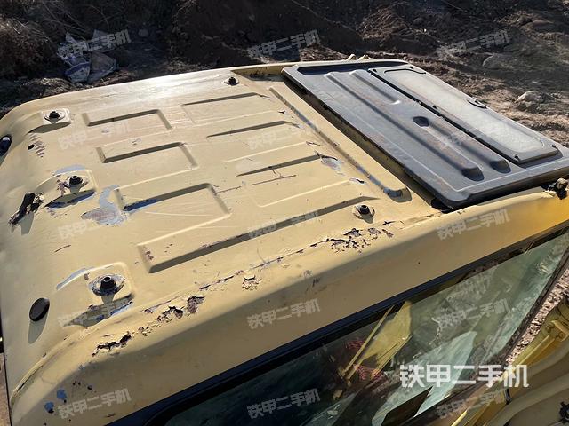 駕駛室頂部(整機外觀) 駕駛室頂部(整機外觀)