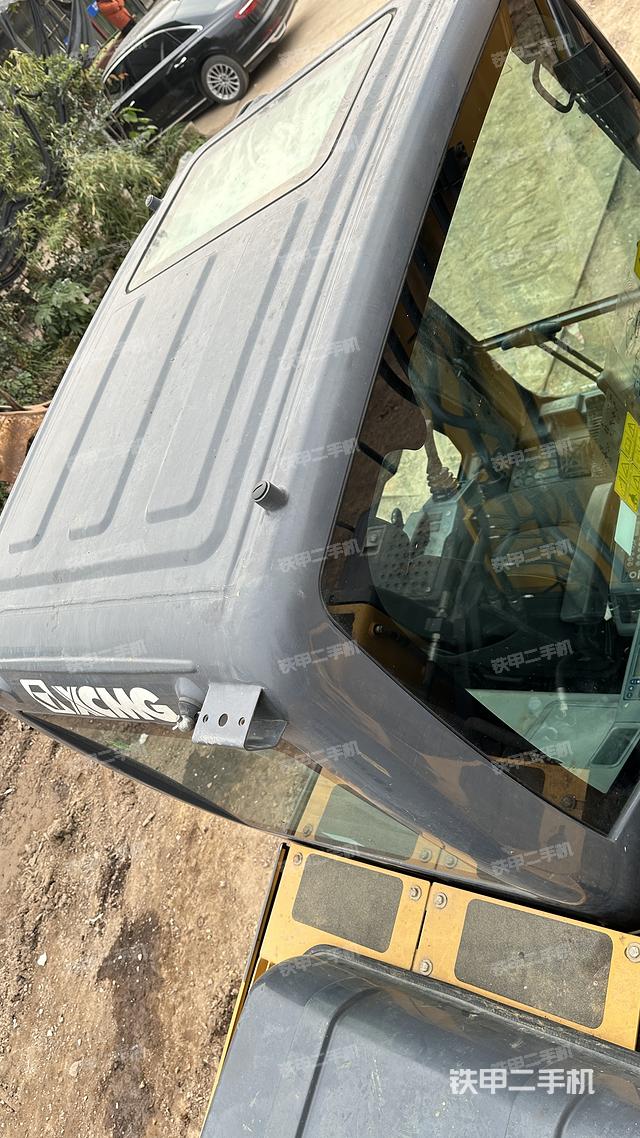 駕駛室頂部（整機外觀）