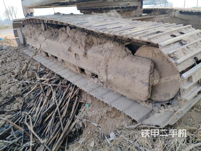 右側(cè)履帶整體(行走機(jī)構(gòu)) 右側(cè)履帶整體(行走機(jī)構(gòu))
