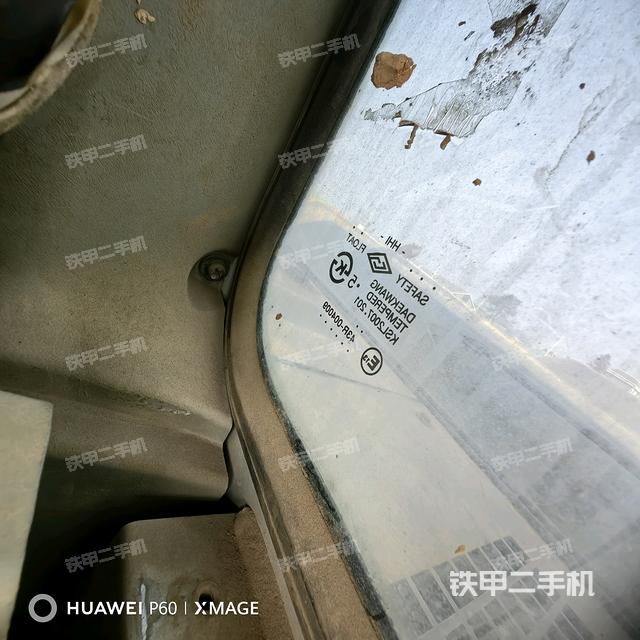 左后方玻璃角標（駕駛室部分）