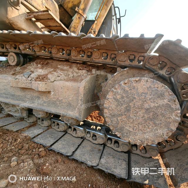 左驅(qū)動輪（行走機構(gòu)）