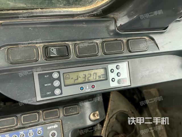 左后方玻璃角標(biāo)(駕駛室部分) 左后方玻璃角標(biāo)(駕駛室部分)