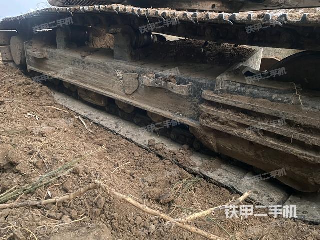 左側(cè)履帶整體?(行走機(jī)構(gòu)) 左側(cè)履帶整體?(行走機(jī)構(gòu))