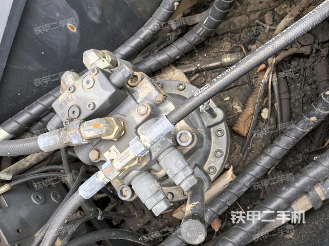 回轉(zhuǎn)馬達(dá)（上車部件）