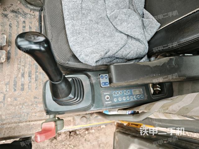 座椅左側(cè)控制臺(tái)/音響/含左手柄（駕駛室部分）