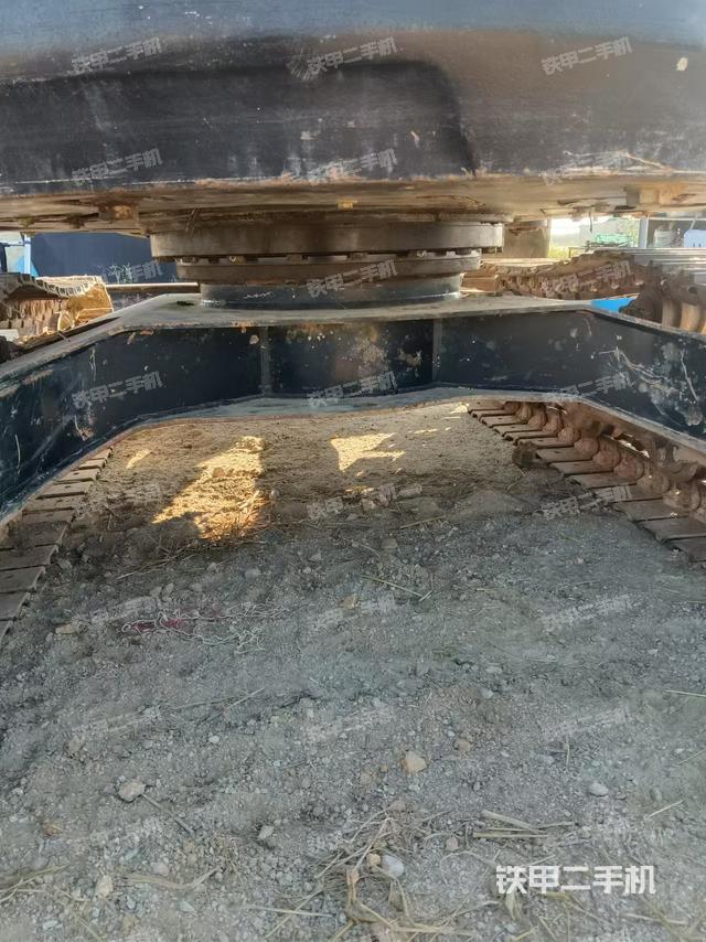 單側履帶整體(整機外觀) 單側履帶整體(整機外觀)