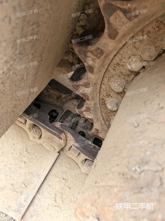 右驅(qū)動(dòng)輪（行走機(jī)構(gòu)）