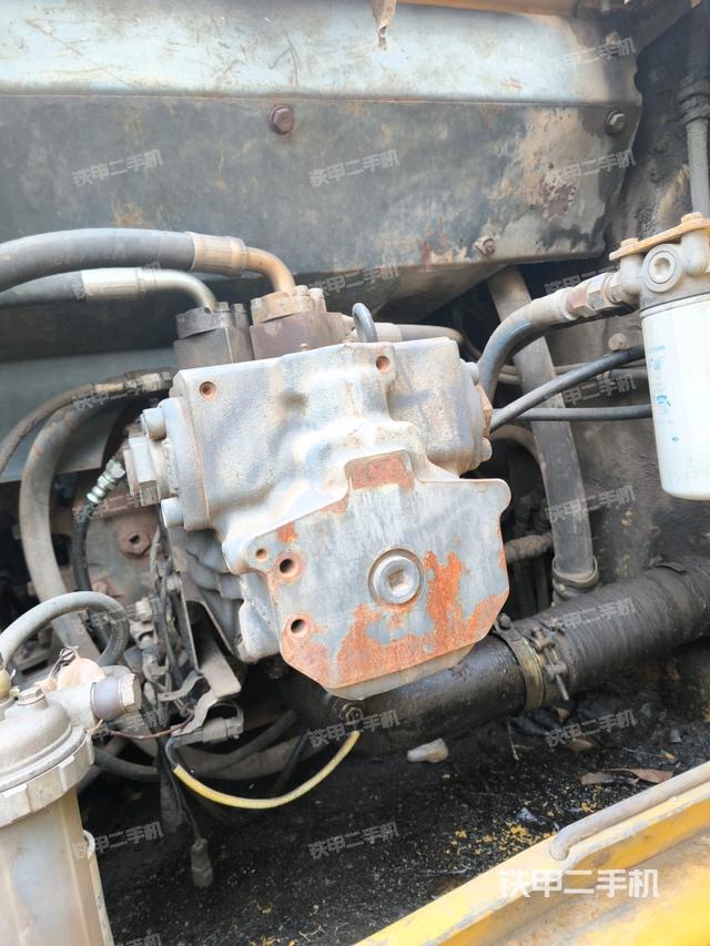 液壓泵艙室正面整體（整機(jī)外觀）