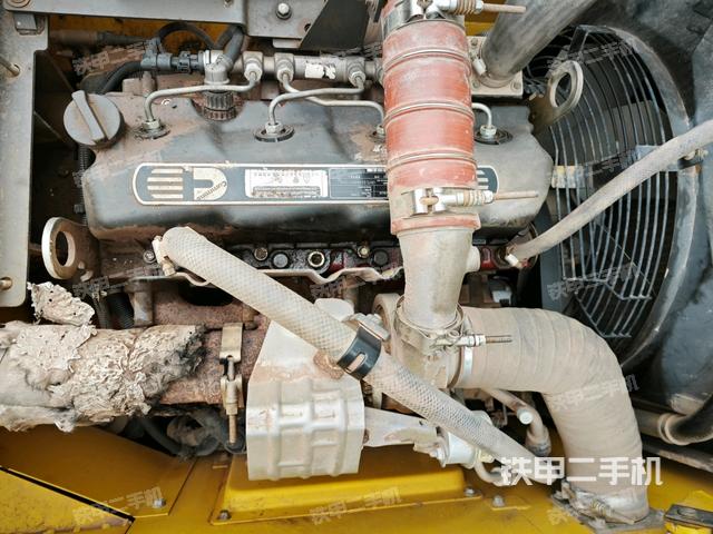 氣門(mén)室蓋螺絲特寫(xiě)（上車(chē)部件）