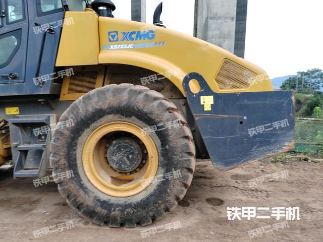 整機(jī)右側(cè)(設(shè)備外觀及核心部件) 整機(jī)右側(cè)(設(shè)備外觀及核心部件)