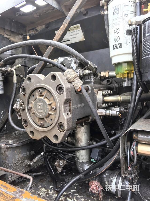 液壓泵斜45?左（大件艙室）