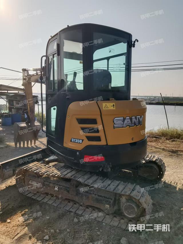 整機右后45°(整機外觀) 整機右后45°(整機外觀)