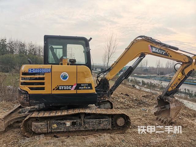 整機(jī)右后45°(整機(jī)外觀) 整機(jī)右后45°(整機(jī)外觀)