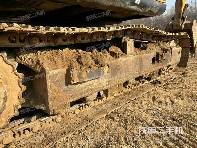 單側履帶整體(整機外觀) 單側履帶整體(整機外觀)