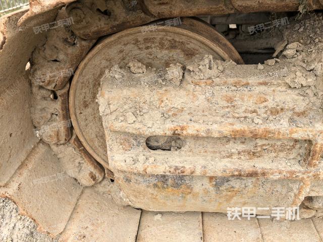 左驅(qū)動輪（行走機(jī)構(gòu)）