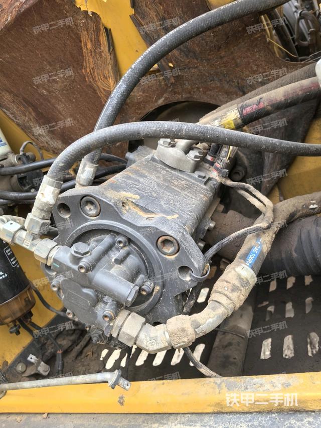 液壓泵斜45?左（大件艙室）