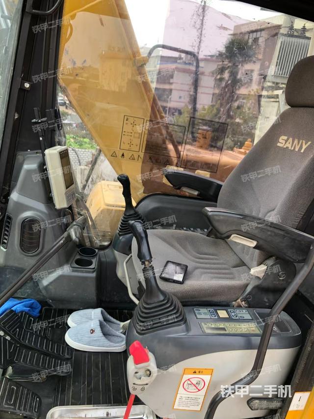 駕駛室整體（整機(jī)外觀）