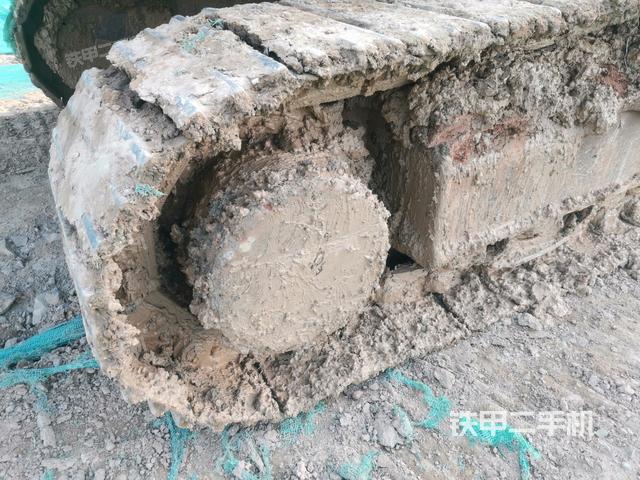 右驅(qū)動(dòng)輪（行走機(jī)構(gòu)）