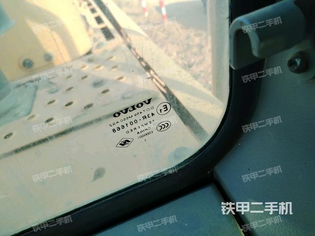 后窗玻璃角標(biāo)(駕駛室部分) 后窗玻璃角標(biāo)(駕駛室部分)