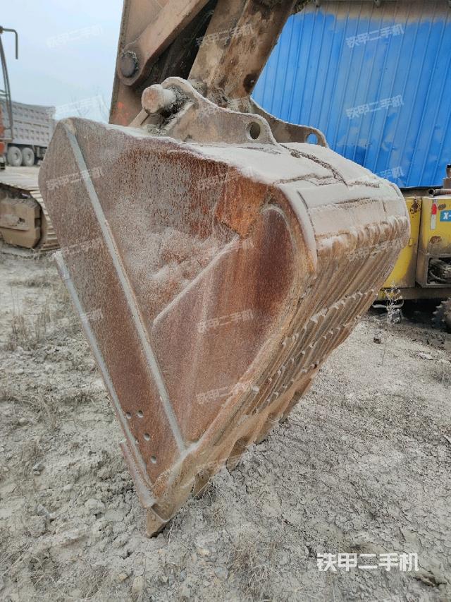 铲斗45度(工作和回转装置) 铲斗45度(工作和回转装置)