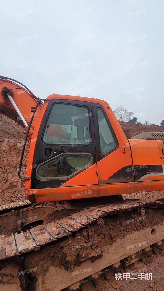 驾驶室整体（整机外观）