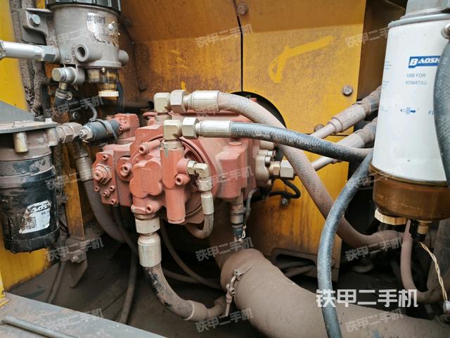 液壓泵斜45?右（大件艙室）