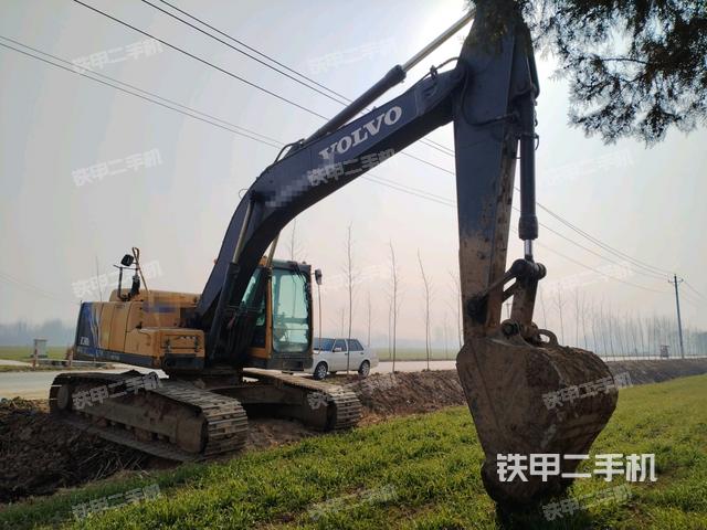 右前45(整機(jī)外觀) 右前45(整機(jī)外觀)