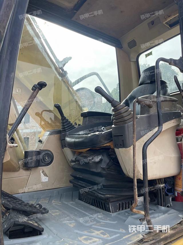 驾驶室整体（整机外观）