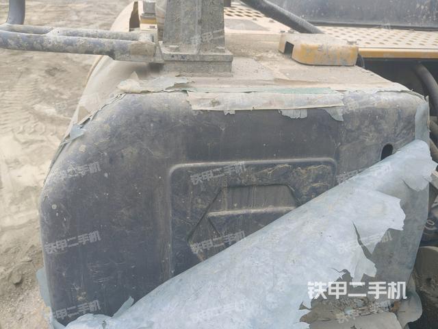 大臂背部俯視（工作和回轉(zhuǎn)裝置）