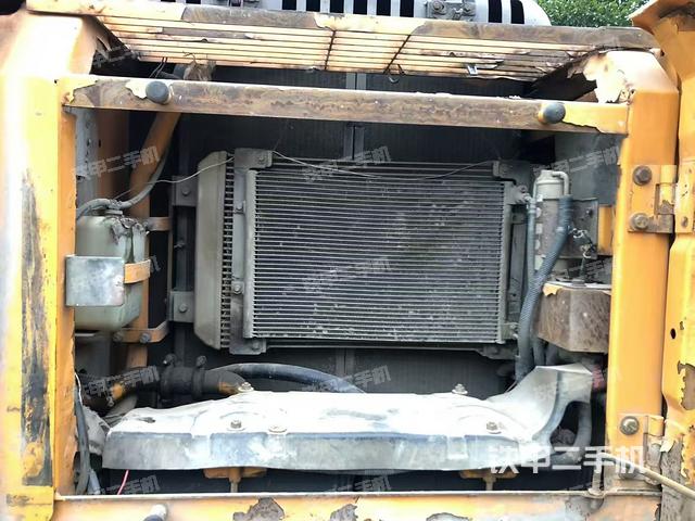 駕駛室頂部（整機(jī)外觀）