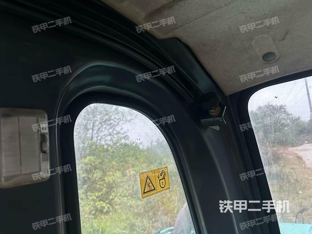 右側(cè)玻璃角標(biāo)(駕駛室部分) 右側(cè)玻璃角標(biāo)(駕駛室部分)