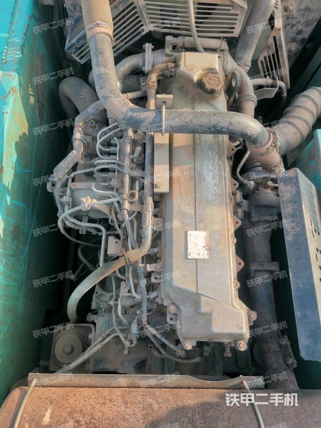 發(fā)動(dòng)機(jī)室（上車(chē)部件）