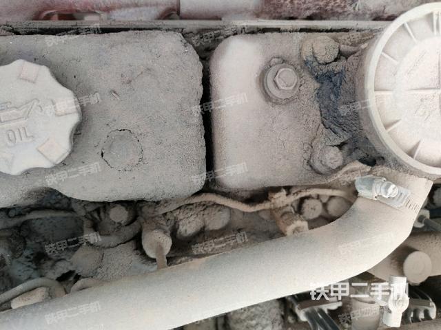 气门室盖螺丝特写(上车部件) 气门室盖螺丝特写(上车部件)