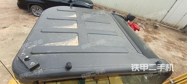 驾驶室顶部（整机外观）