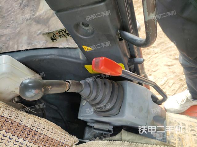 座椅左側(cè)控制臺(tái)/音響/含左手柄（駕駛室部分）